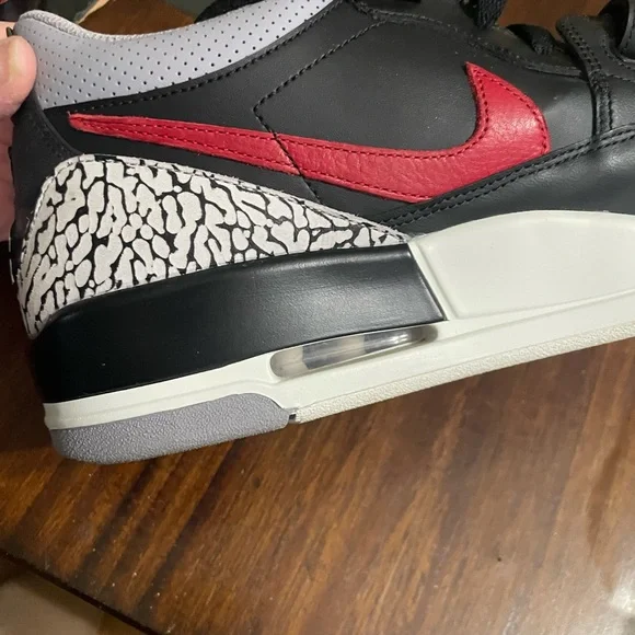 Nike Air JORDAN LEGACY 312 BRED CEMENT (color) EUC size 13 - Picture 5 of 15